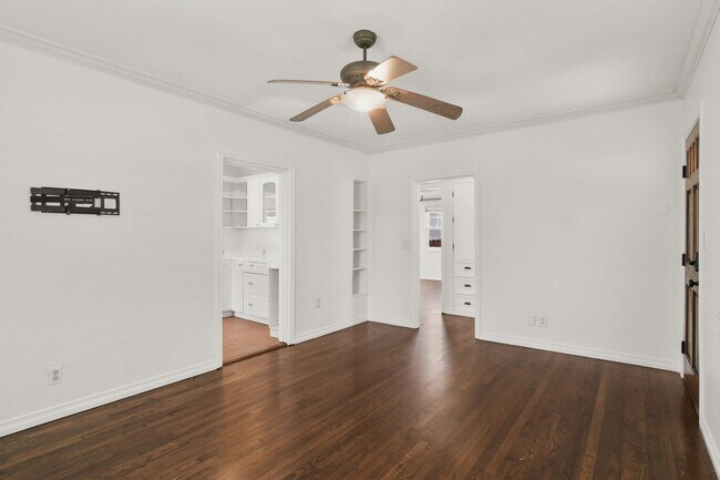 Building Photo - 4740 W Mountain View Dr