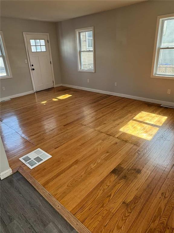 Building Photo - 42 Putnam St