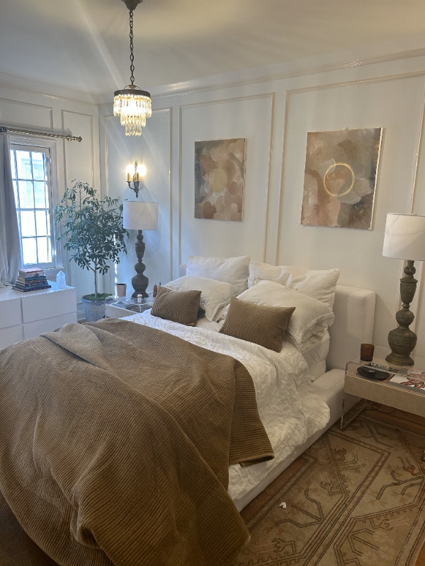 Building Photo - 333 N Sycamore Ave