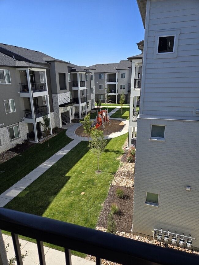 Building Photo - 1985 N 3330 W