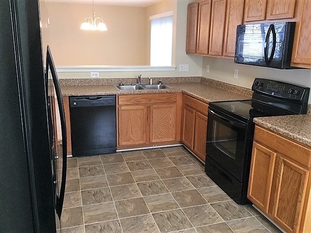 Building Photo - 3600 Mountain Brook Cir