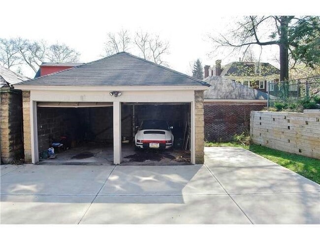 Building Photo - 1523 S Negley Ave