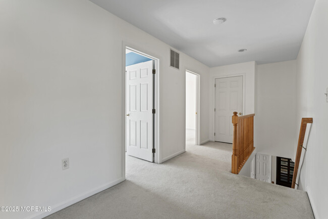 Building Photo - 5 Mulberry Ln