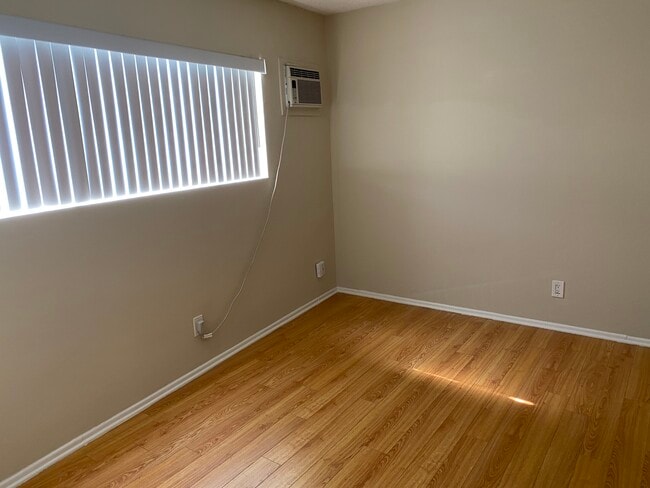 Building Photo - 4188 Greenbush Ave