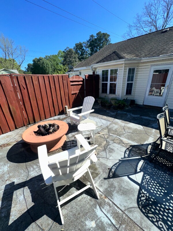Building Photo - 1107 Pine Grove Dr