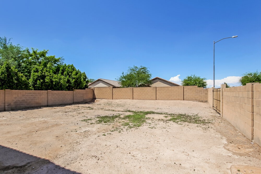 Building Photo - 12602 W Windrose Dr