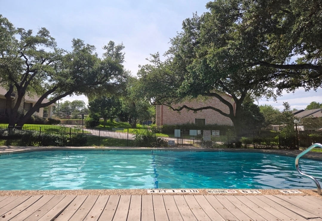 Building Photo - 7401 Sordello Dr