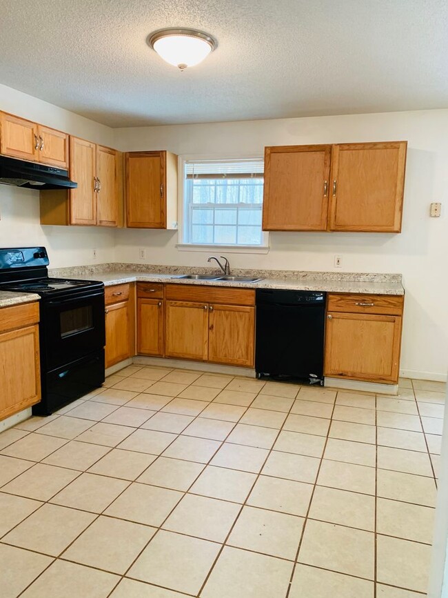 Building Photo - Douglasville Rental