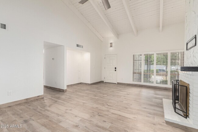 Building Photo - 5531 N 71st Pl