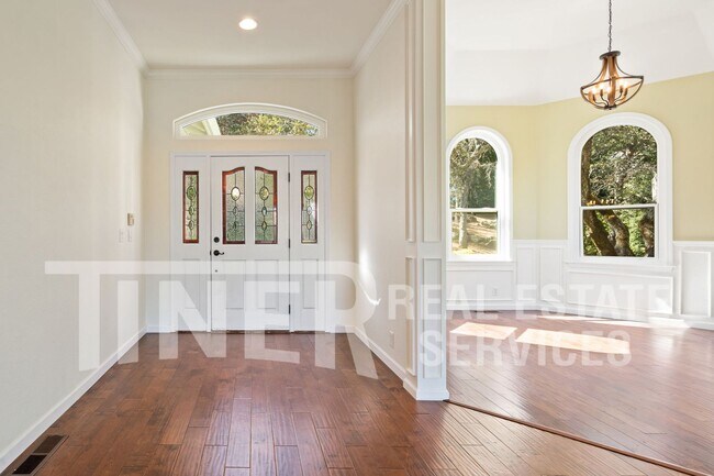 Building Photo - Stunning Views 4 Bedroom El Dorado Hills Gem
