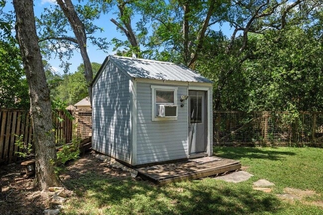 Building Photo - 10000 Brantley Bend
