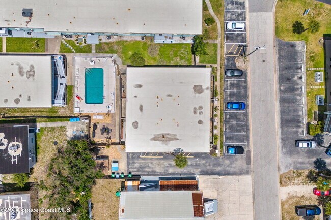 Building Photo - 420 Tyler Ave
