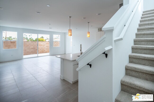 Building Photo - 2651 Lavender Ln