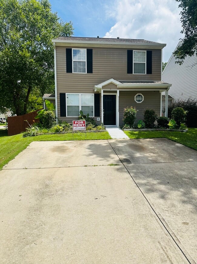 Building Photo - 338 Goldenrod Dr