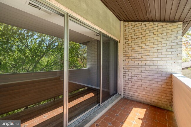 Building Photo - 5614 Bismach Dr