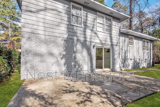 Building Photo - 1401 Briarcliff Dr