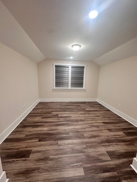 Building Photo - 113 Crested Coral Dr