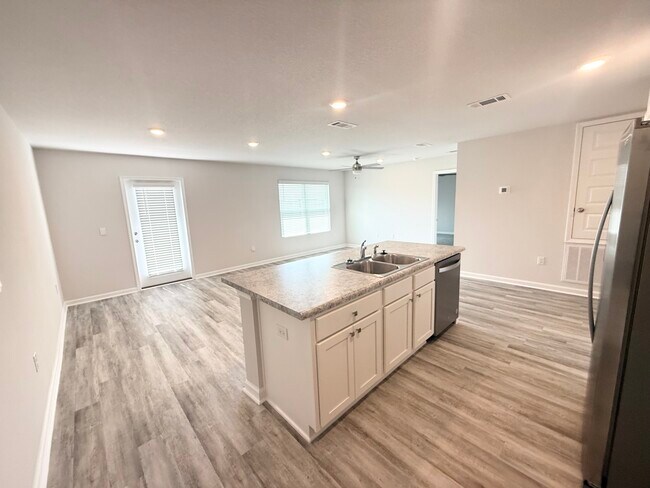 Building Photo - 4335 Redbay Ct
