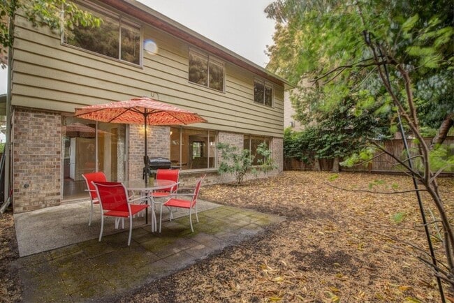 Building Photo - 3Bd/2.5Ba Seattle Duplex