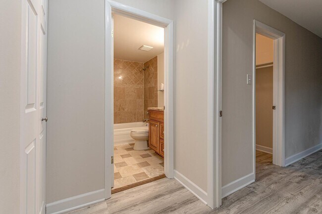 Building Photo - 675 Grove Terrace