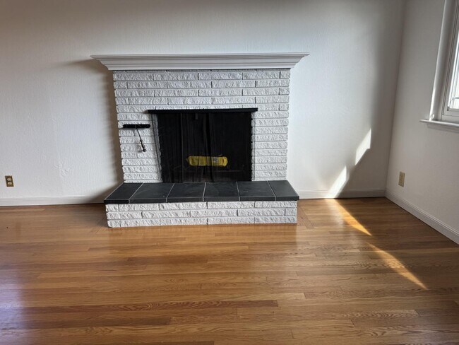 Building Photo - 3534 Jefferson Ave