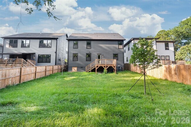 Building Photo - 3905 Plainview Rd