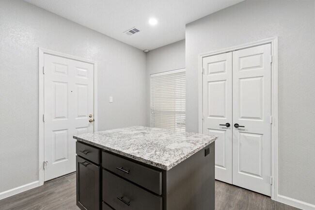 Building Photo - 59 N Avonlea Cir