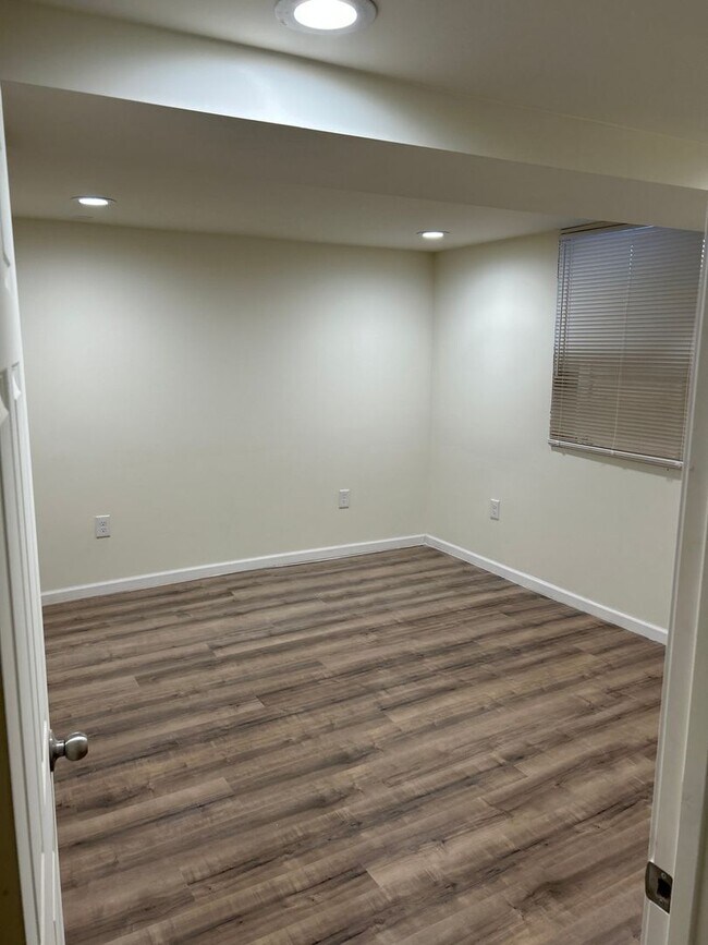 Building Photo - The Place to Be