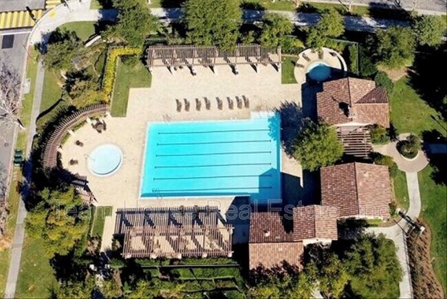 Building Photo - 26734 Via Bellazza