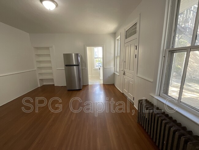 Building Photo - 948 E Market St