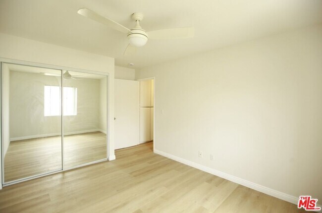 Building Photo - 833 Orange Grove Ave