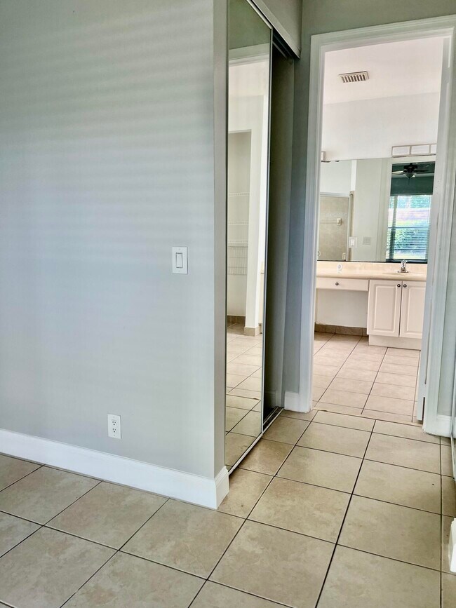 Building Photo - 325 Mulberry Grove Rd