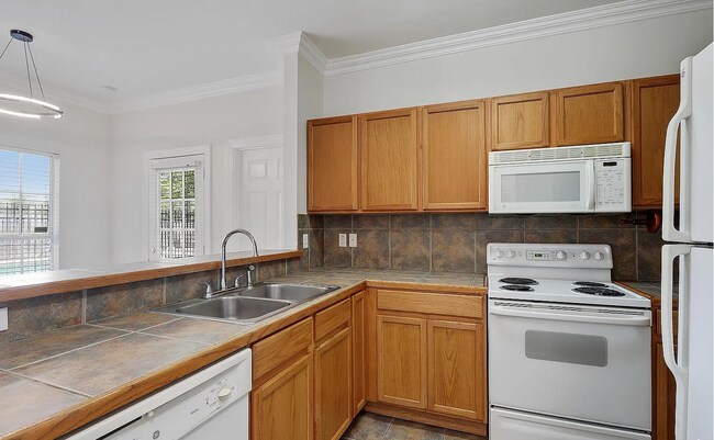 Building Photo - 1500 Brightside Dr