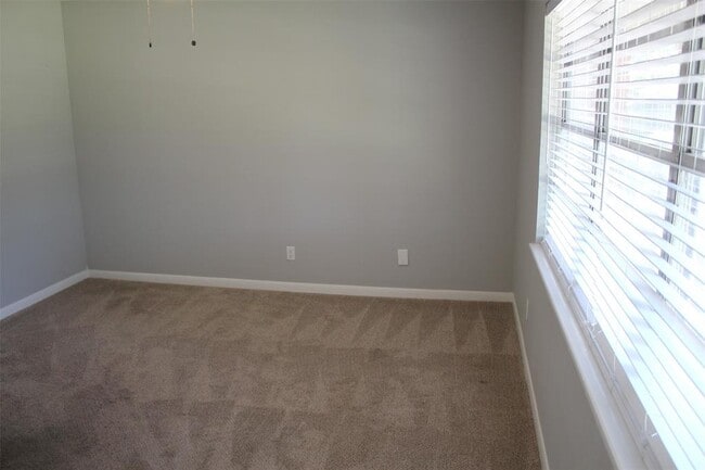Building Photo - 10031 Haddington Dr