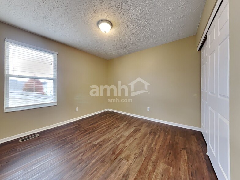 Building Photo - 8888 Woolstone Ct