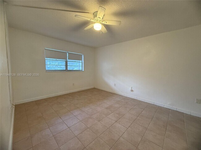 Building Photo - 2820 NE 201st Terrace