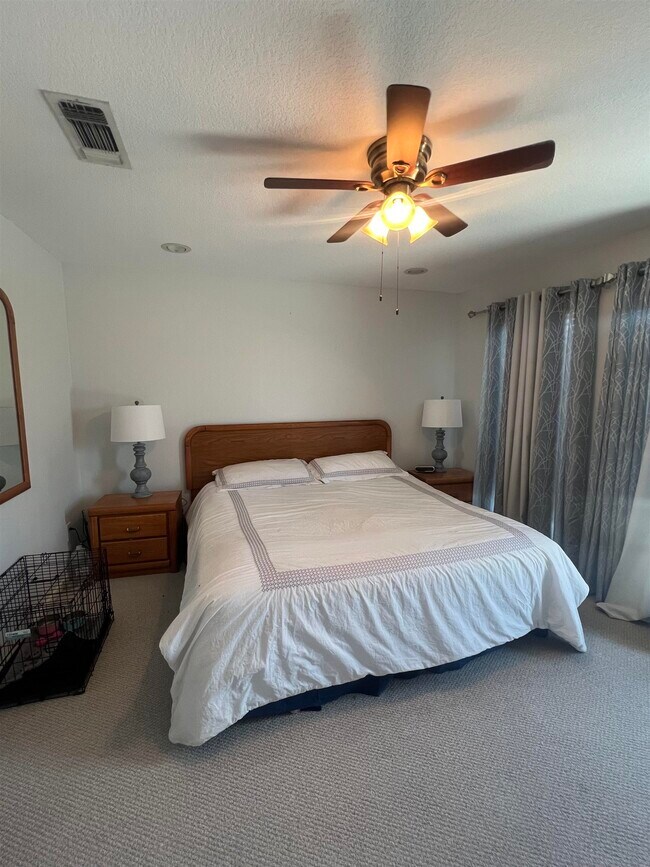 Building Photo - 307 Crestview