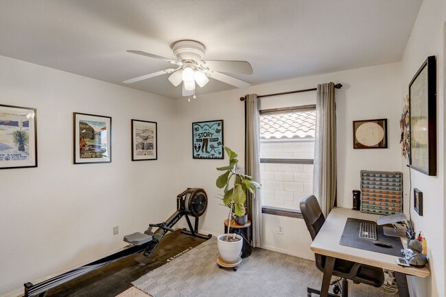 Building Photo - Highly sought after Marlborough Park Estates neighborhood!