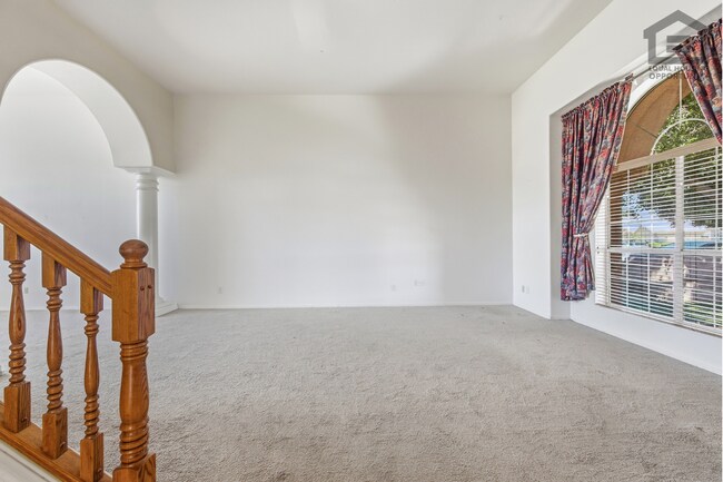 Building Photo - 5Bed/3Bath House at 67th Ave/Deer Valley Rd! Ready for Immediate Move-In! -- GOLF COURSE VIEWS! R...