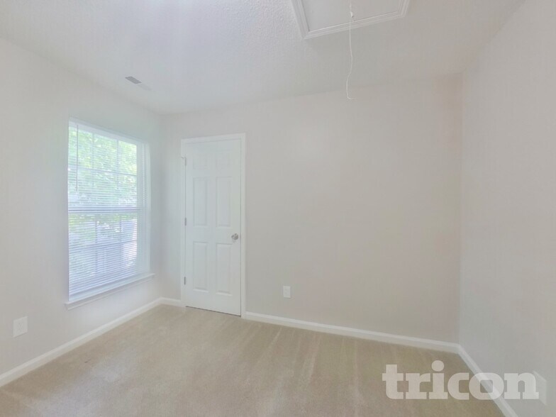 Building Photo - 175 Walmsley Pl