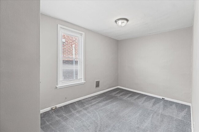 Building Photo - 224 Parker Ave