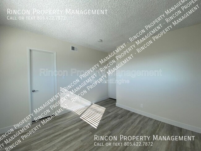 Building Photo - 555 Skyline Rd