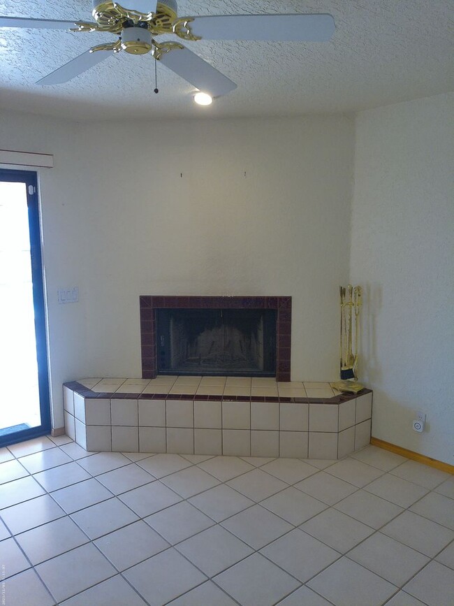 Building Photo - 1771 Miramar Dr