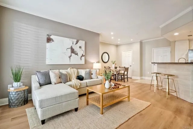 Building Photo - 9253 Regents Rd