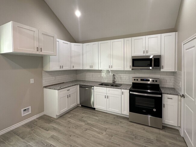 Building Photo - 16821 W Forrestal