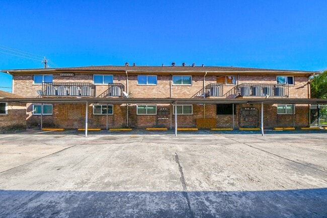 Building Photo - 7906 Prestwood Dr