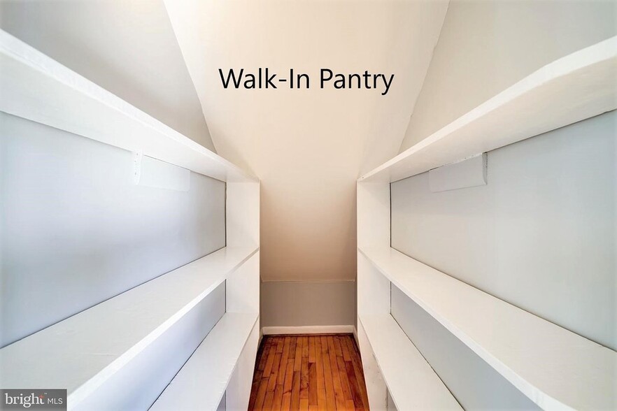 Building Photo - 1912 S Glebe Rd