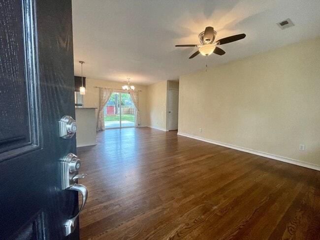 Building Photo - Ready 07-13-26! 4/2 Ranch Home On Corner Lot! Pet-Friendly & All Appliances Convey!