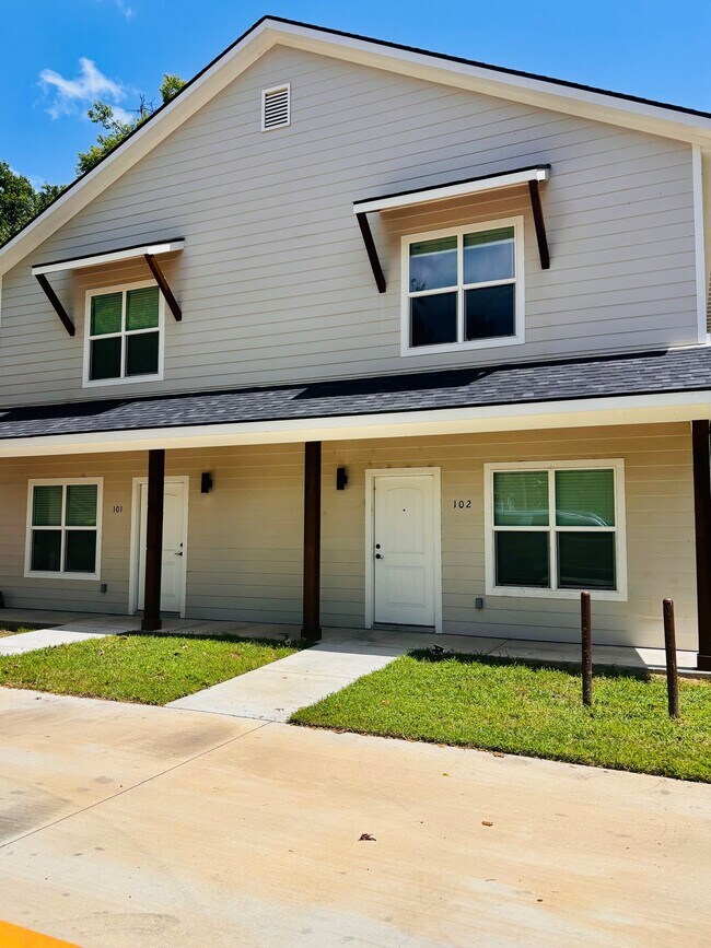 Building Photo - 1136 W Shirley St