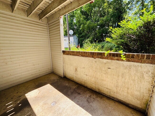 Building Photo - 400 Berryfield Ln